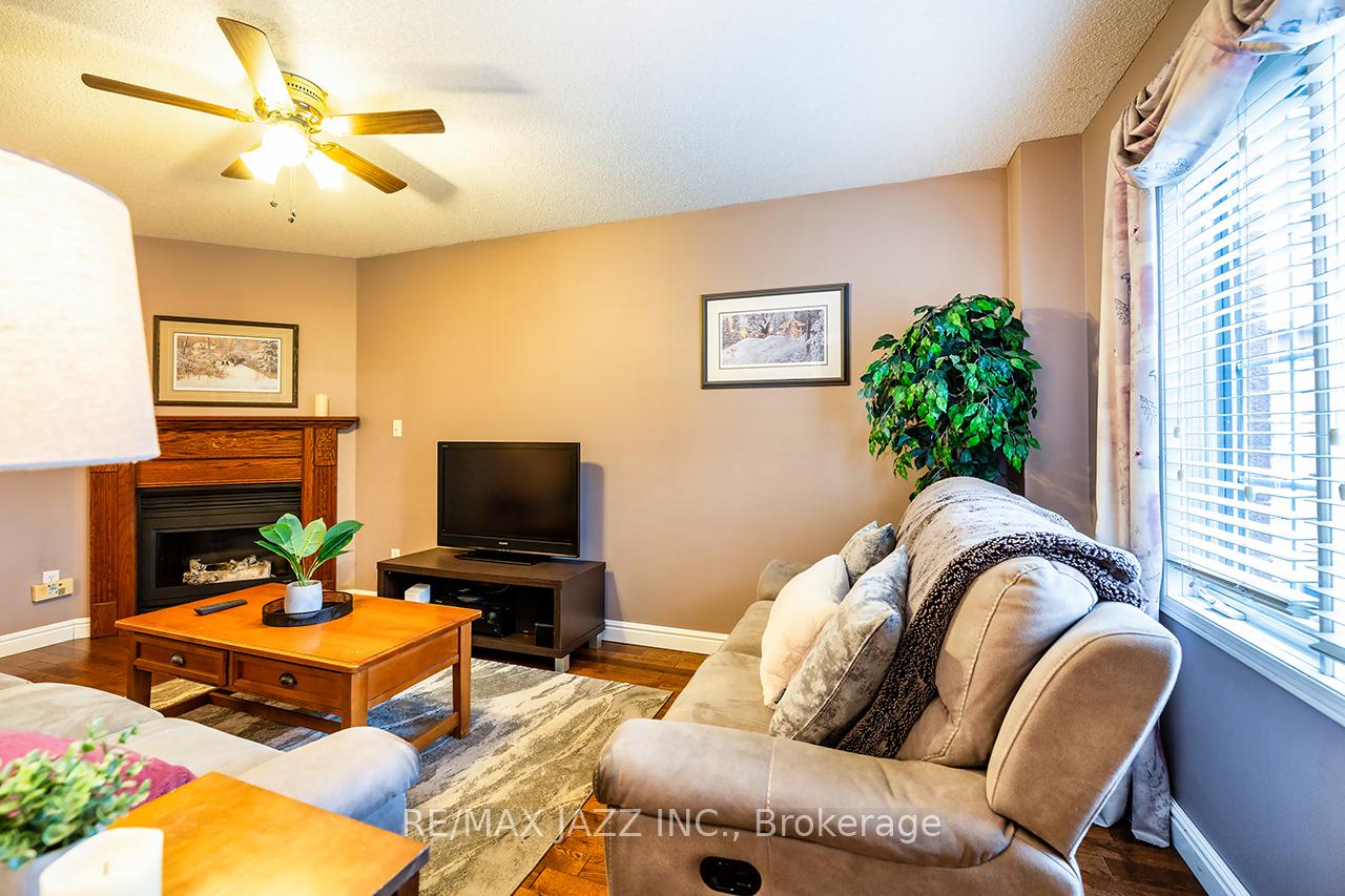 Photo 18 of 7 Barwick Court, Whitby, Downtown Whitby — HOMEH