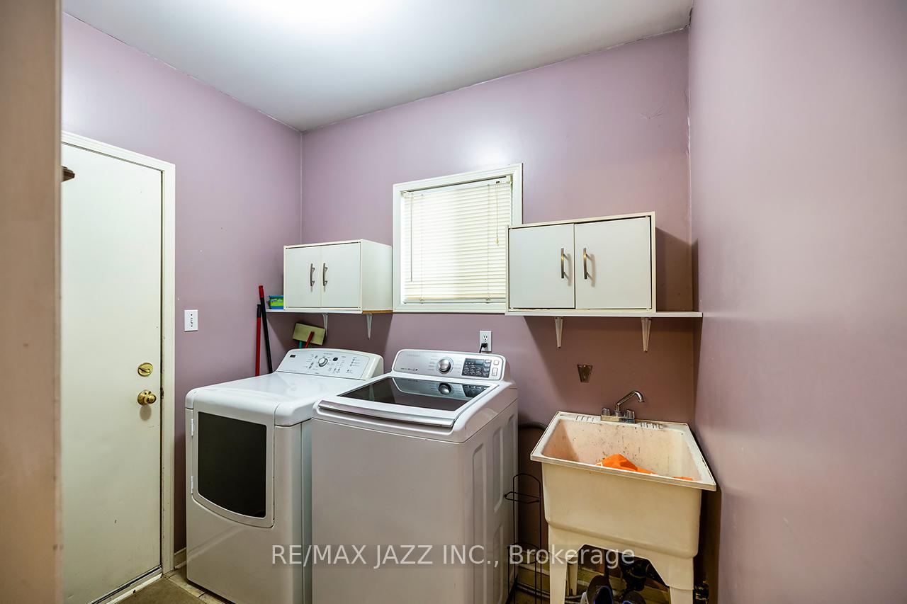Photo 21 of 7 Barwick Court, Whitby, Downtown Whitby — HOMEH