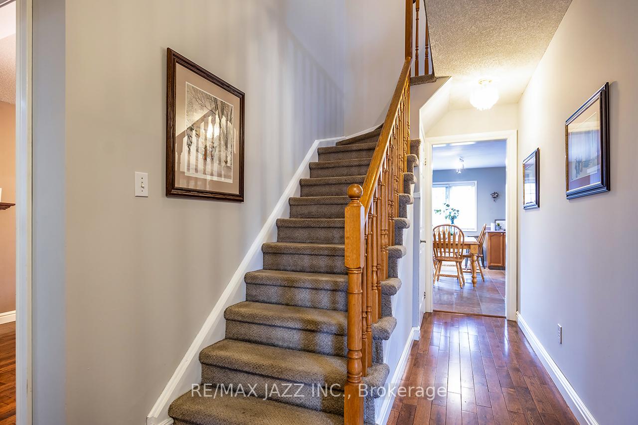 Photo 23 of 7 Barwick Court, Whitby, Downtown Whitby — HOMEH