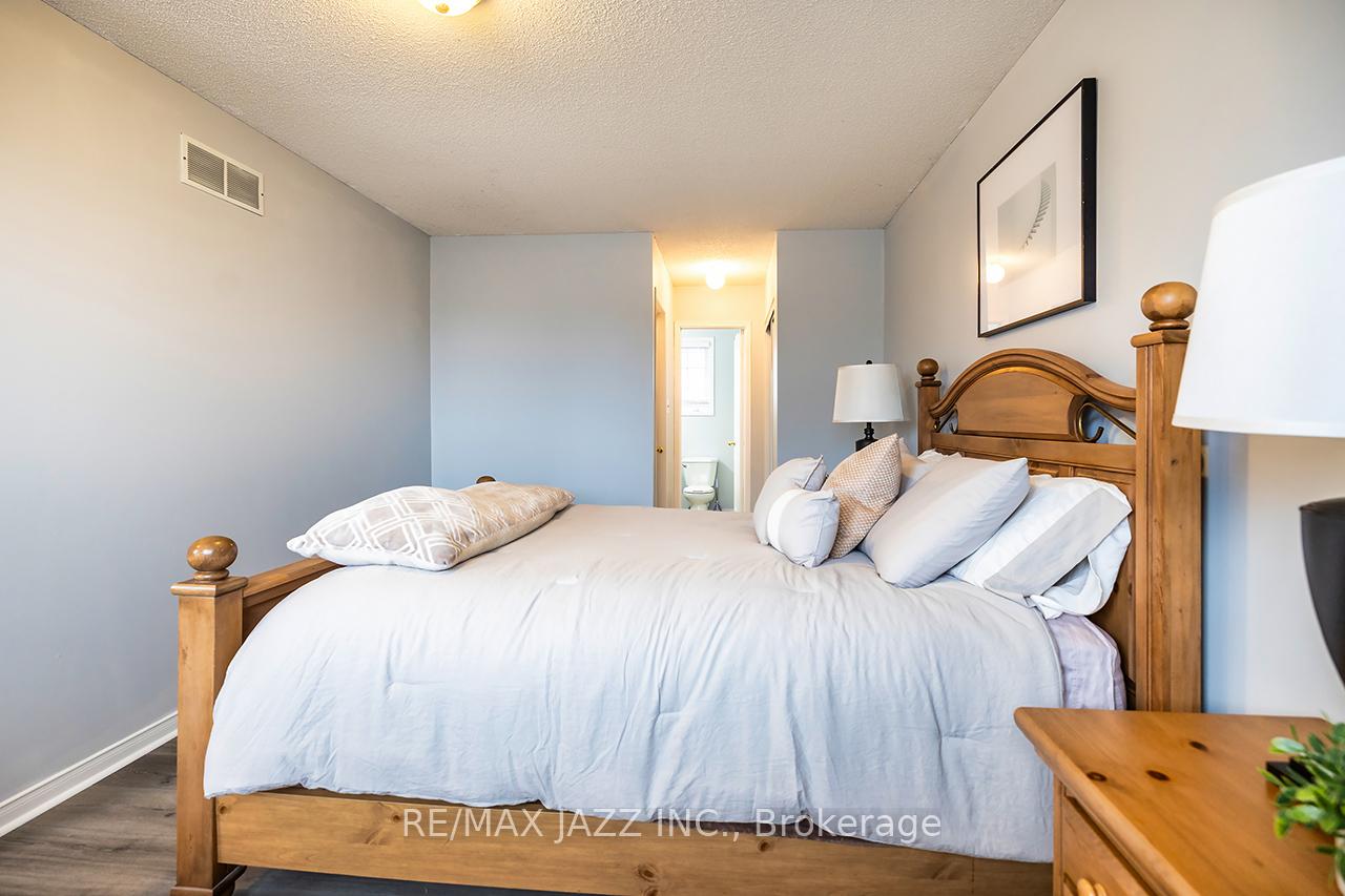 Photo 27 of 7 Barwick Court, Whitby, Downtown Whitby — HOMEH