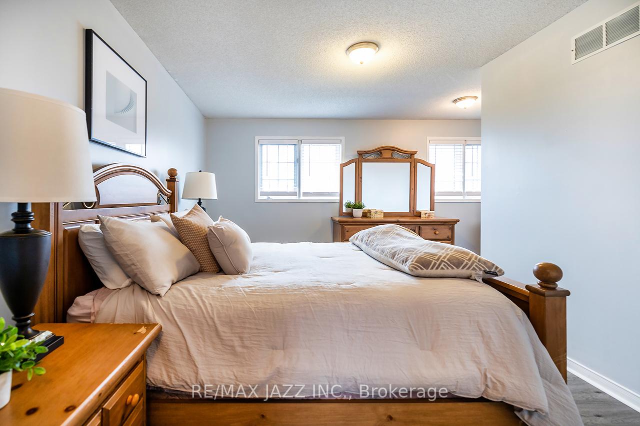 Photo 28 of 7 Barwick Court, Whitby, Downtown Whitby — HOMEH