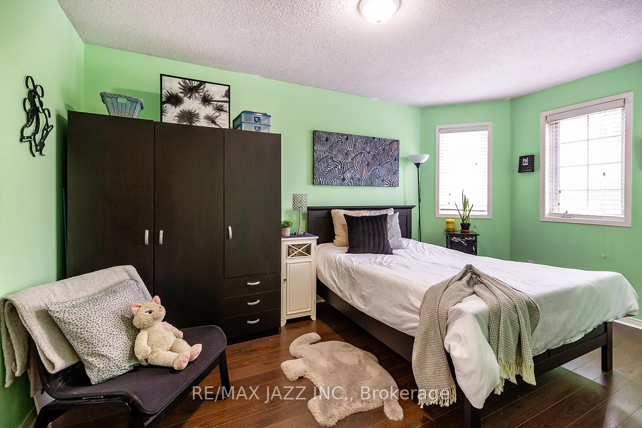 Photo 32 of 7 Barwick Court, Whitby, Downtown Whitby — HOMEH