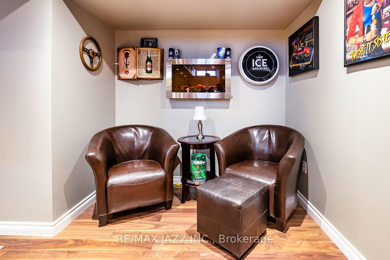 Photo 36 of 7 Barwick Court, Whitby, Downtown Whitby — HOMEH