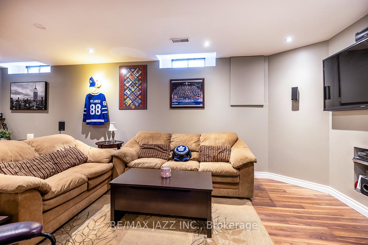 Photo 40 of 7 Barwick Court, Whitby, Downtown Whitby — HOMEH