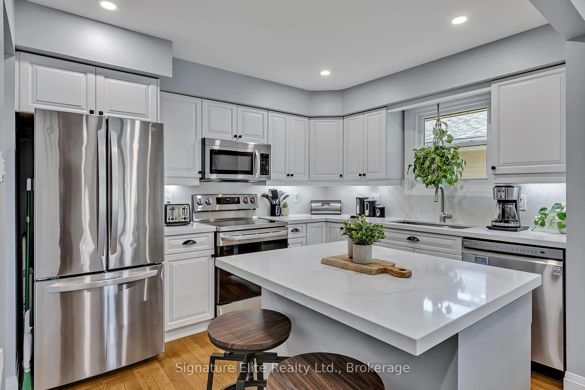 Photo 7 of 270 Sherin Avenue, Peterborough, Ashburnham Ward 4 — HOMEH