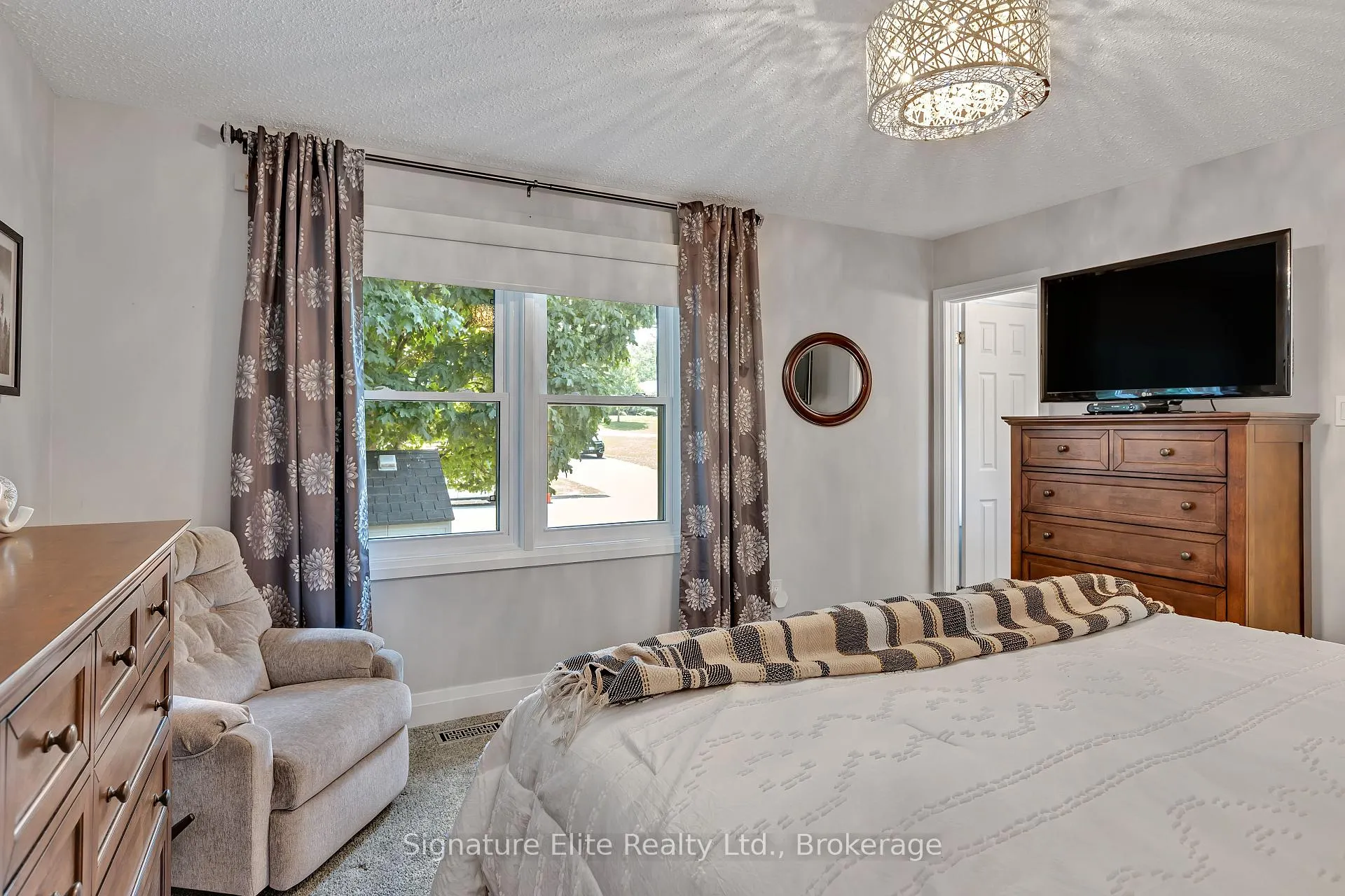 Photo 20 of 270 Sherin Avenue, Peterborough, Ashburnham Ward 4 — HOMEH