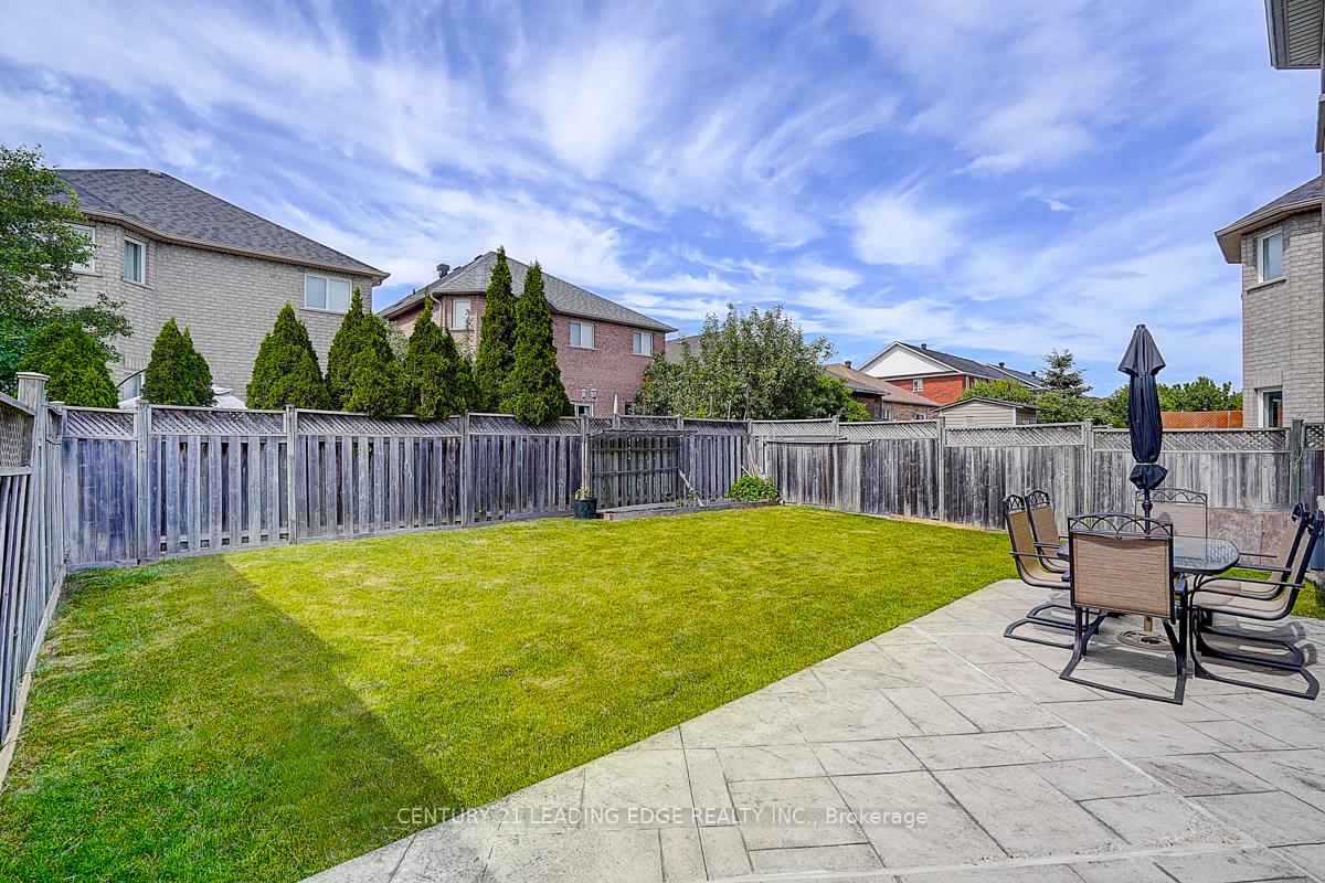 Photo 10 of 96 Tuscana Boulevard, Vaughan, Patterson — HOMEH