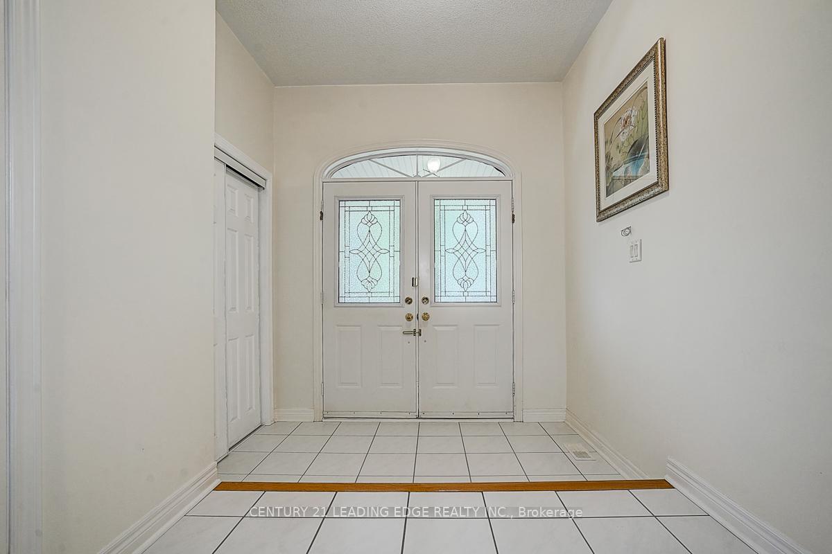 Photo 11 of 96 Tuscana Boulevard, Vaughan, Patterson — HOMEH