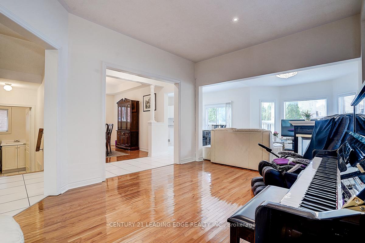 Photo 18 of 96 Tuscana Boulevard, Vaughan, Patterson — HOMEH