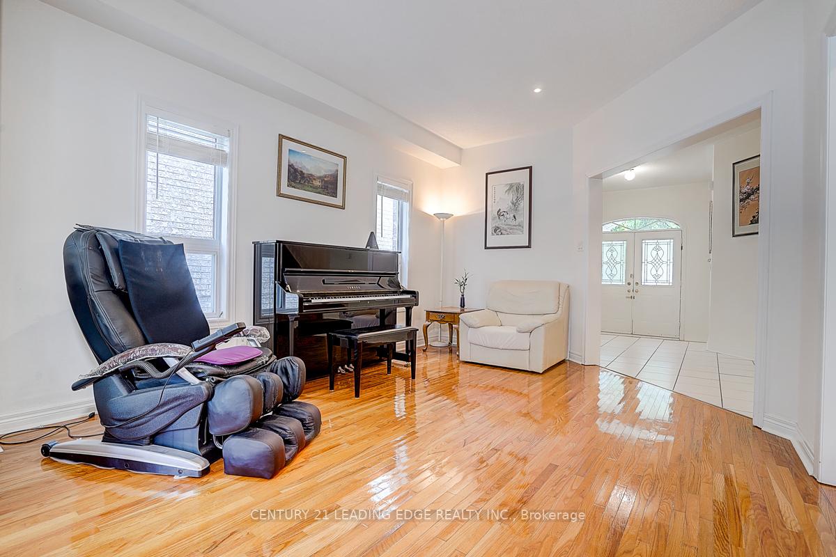 Photo 20 of 96 Tuscana Boulevard, Vaughan, Patterson — HOMEH