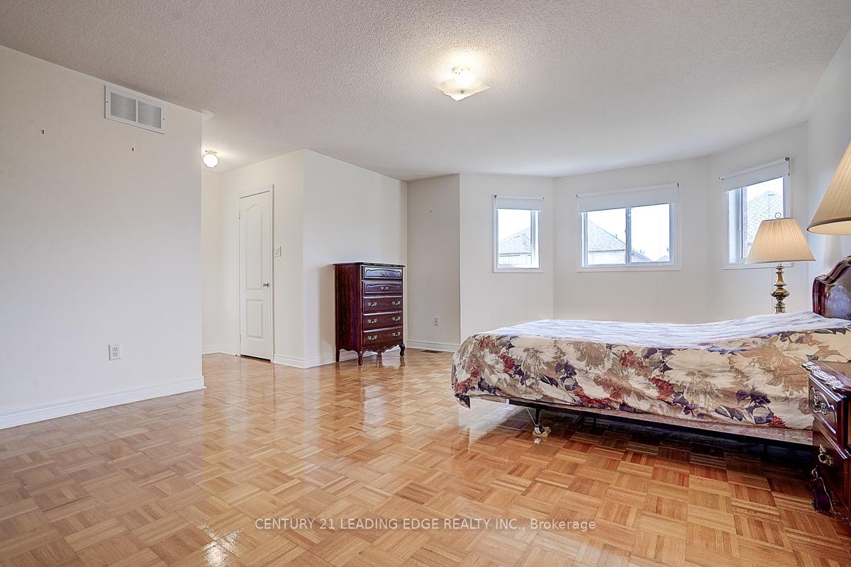 Photo 37 of 96 Tuscana Boulevard, Vaughan, Patterson — HOMEH