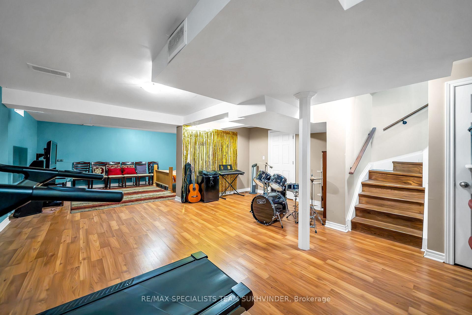 Photo 32 of 8 Pardon Avenue, Whitby, Williamsburg — HOMEH