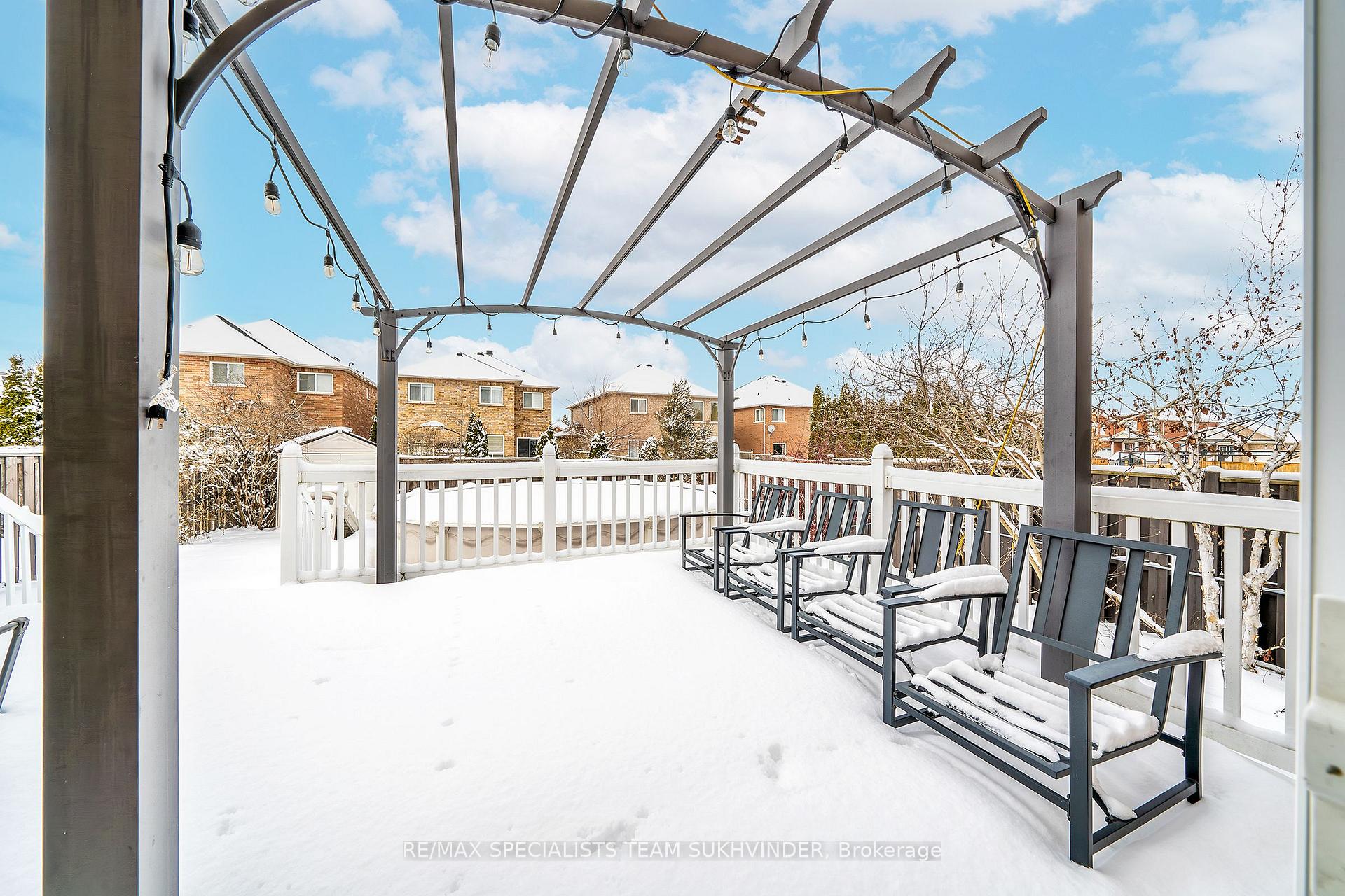 Photo 37 of 8 Pardon Avenue, Whitby, Williamsburg — HOMEH