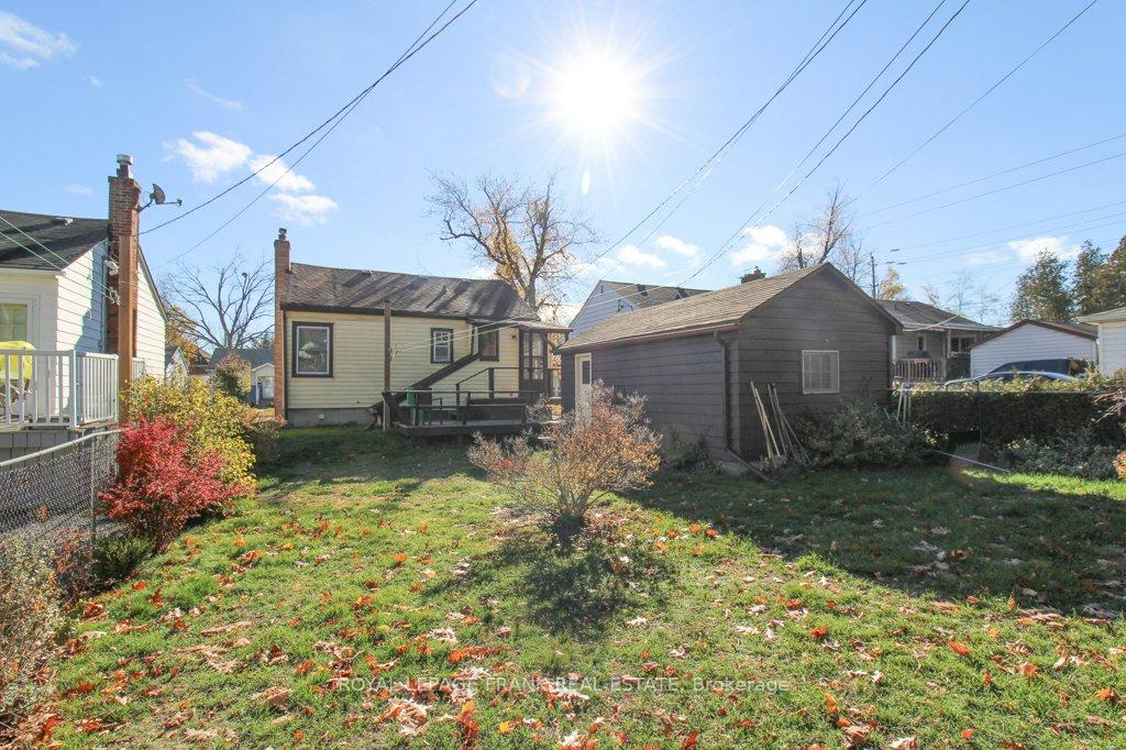 Photo 7 of 512 Glengarry Avenue, Peterborough, Northcrest Ward 5 — HOMEH