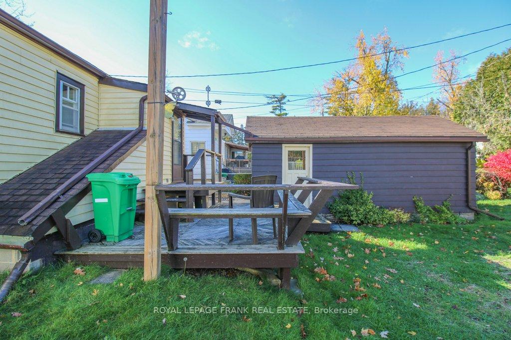 Photo 9 of 512 Glengarry Avenue, Peterborough, Northcrest Ward 5 — HOMEH