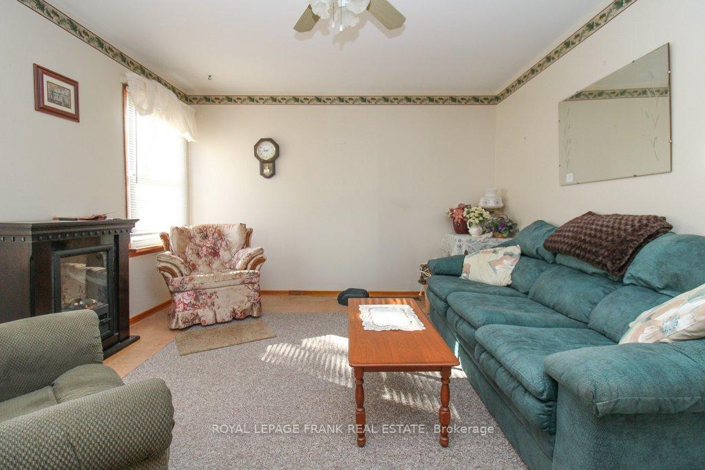 Photo 12 of 512 Glengarry Avenue, Peterborough, Northcrest Ward 5 — HOMEH