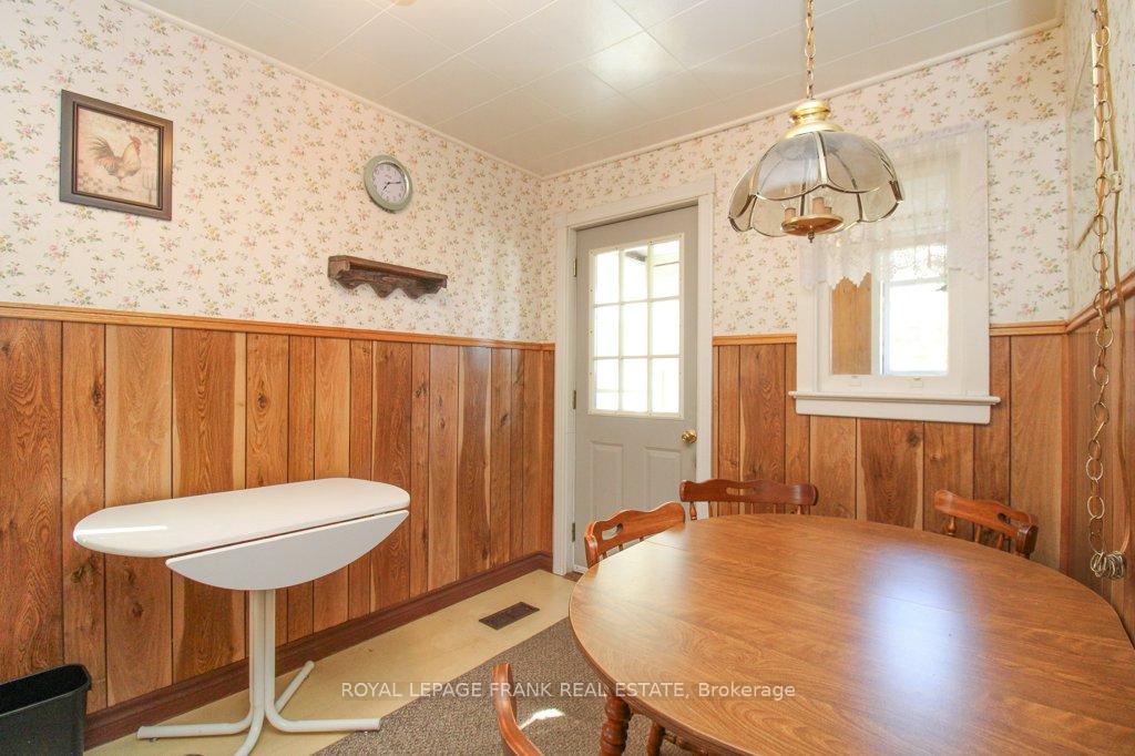 Photo 18 of 512 Glengarry Avenue, Peterborough, Northcrest Ward 5 — HOMEH