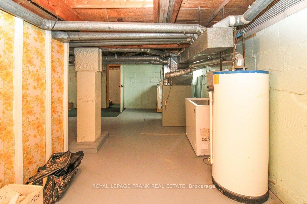 Photo 29 of 512 Glengarry Avenue, Peterborough, Northcrest Ward 5 — HOMEH