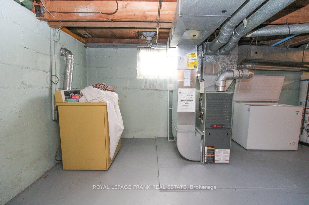 Photo 31 of 512 Glengarry Avenue, Peterborough, Northcrest Ward 5 — HOMEH