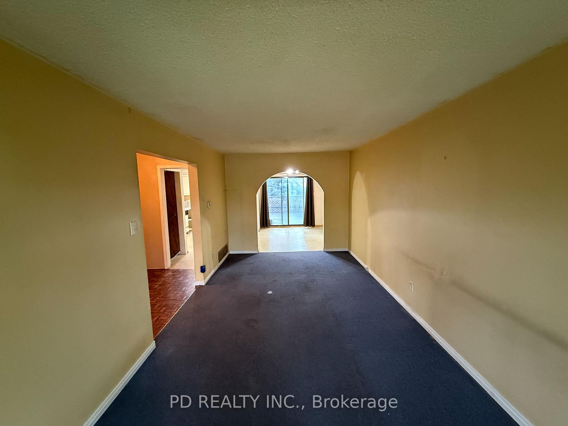 Photo 10 of 370 Rosedale Drive, Whitby, Downtown Whitby — HOMEH