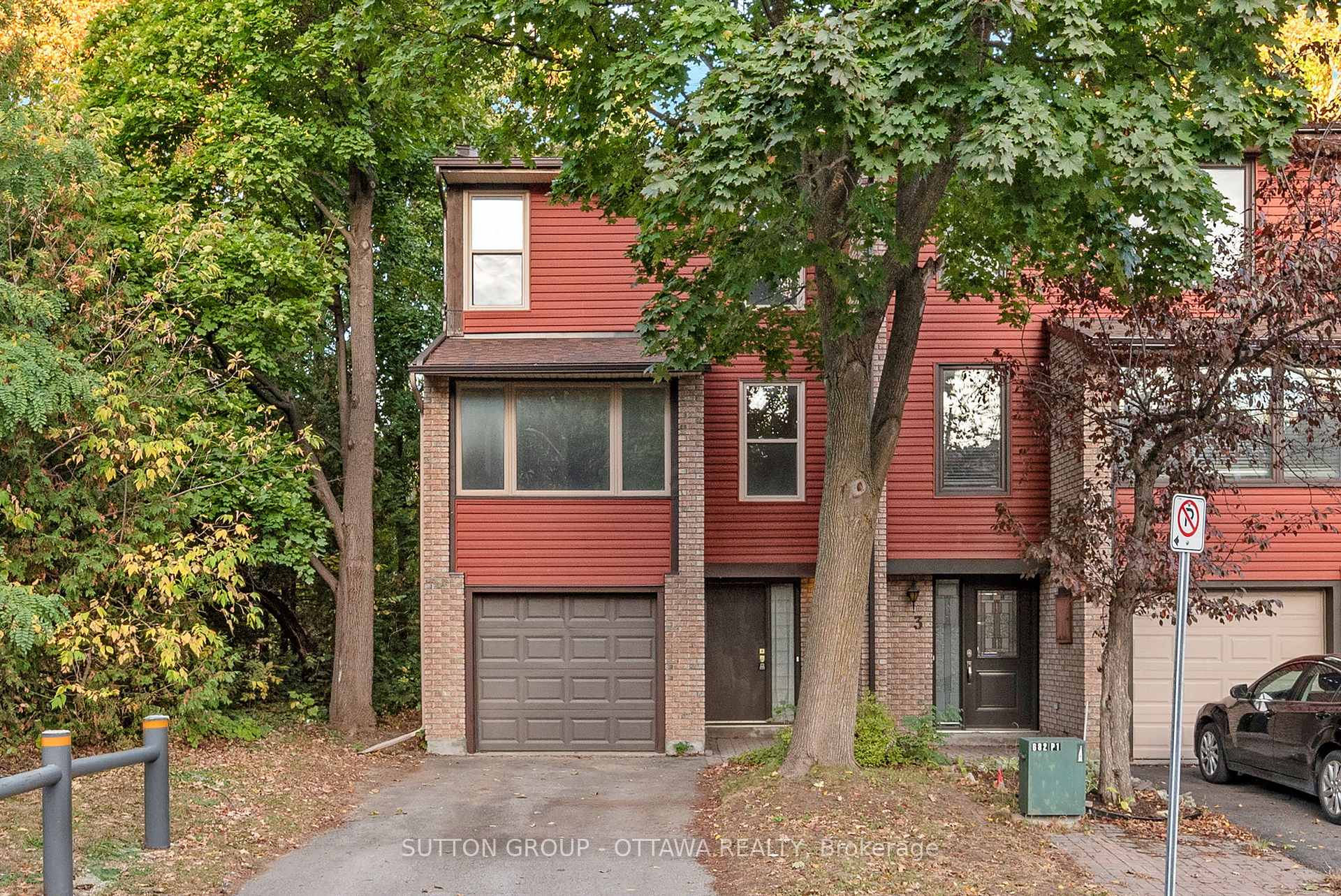 Front of 1 Marielle Court