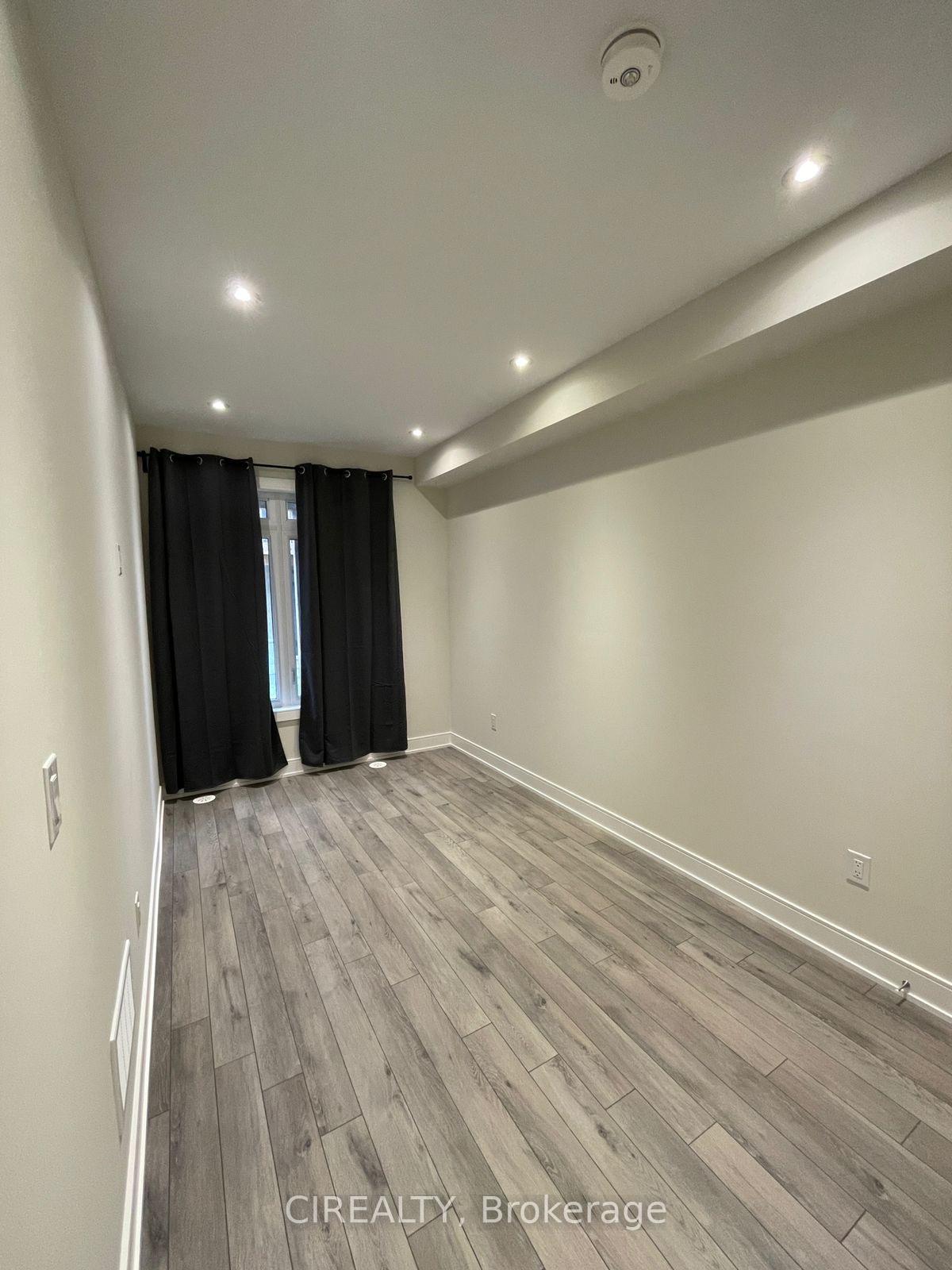 Photo 4 of 150 Sandwell Street, Vaughan, Vellore Village — HOMEH