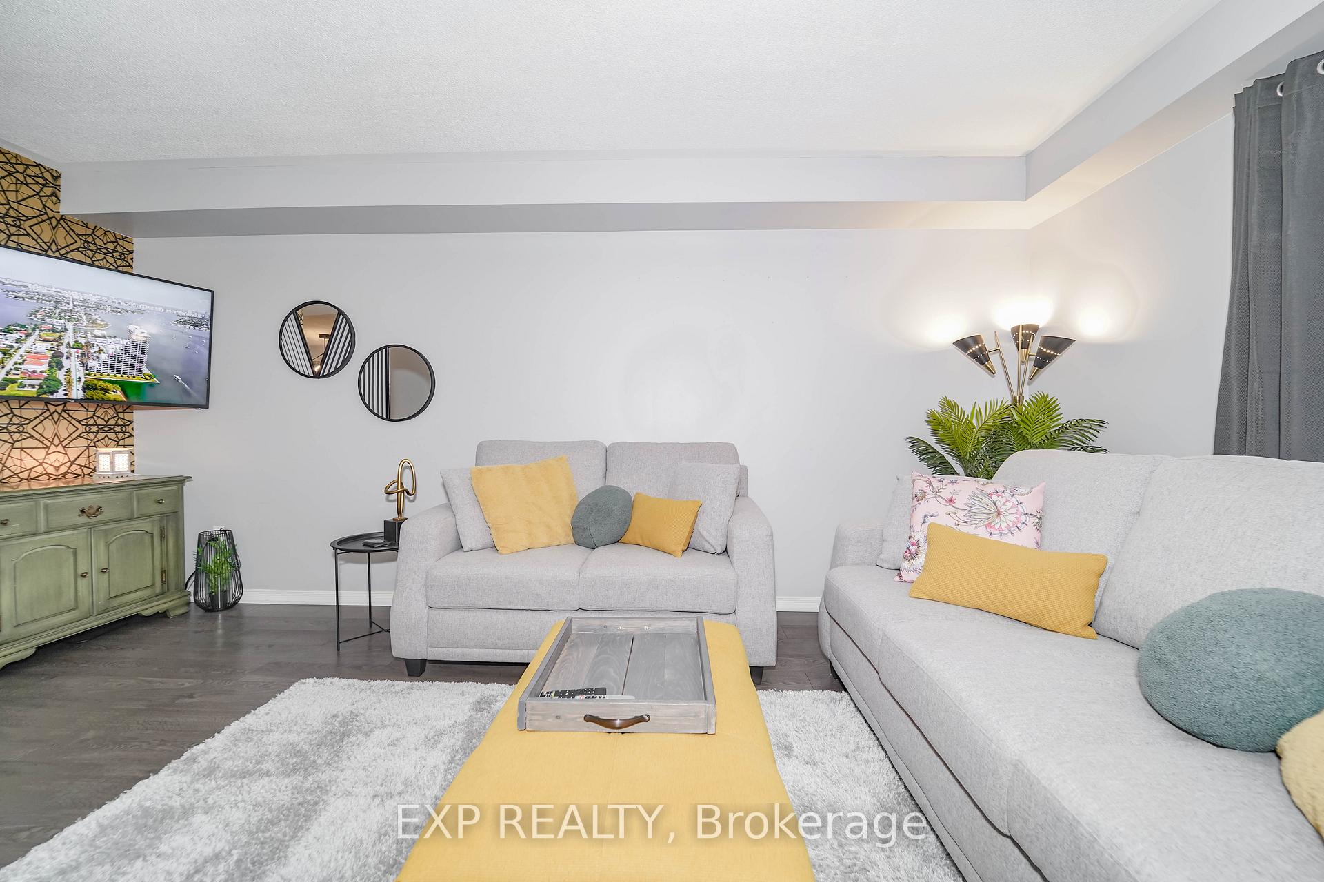 Photo 8 of 147 Lafayette Boulevard, Whitby, Williamsburg — HOMEH