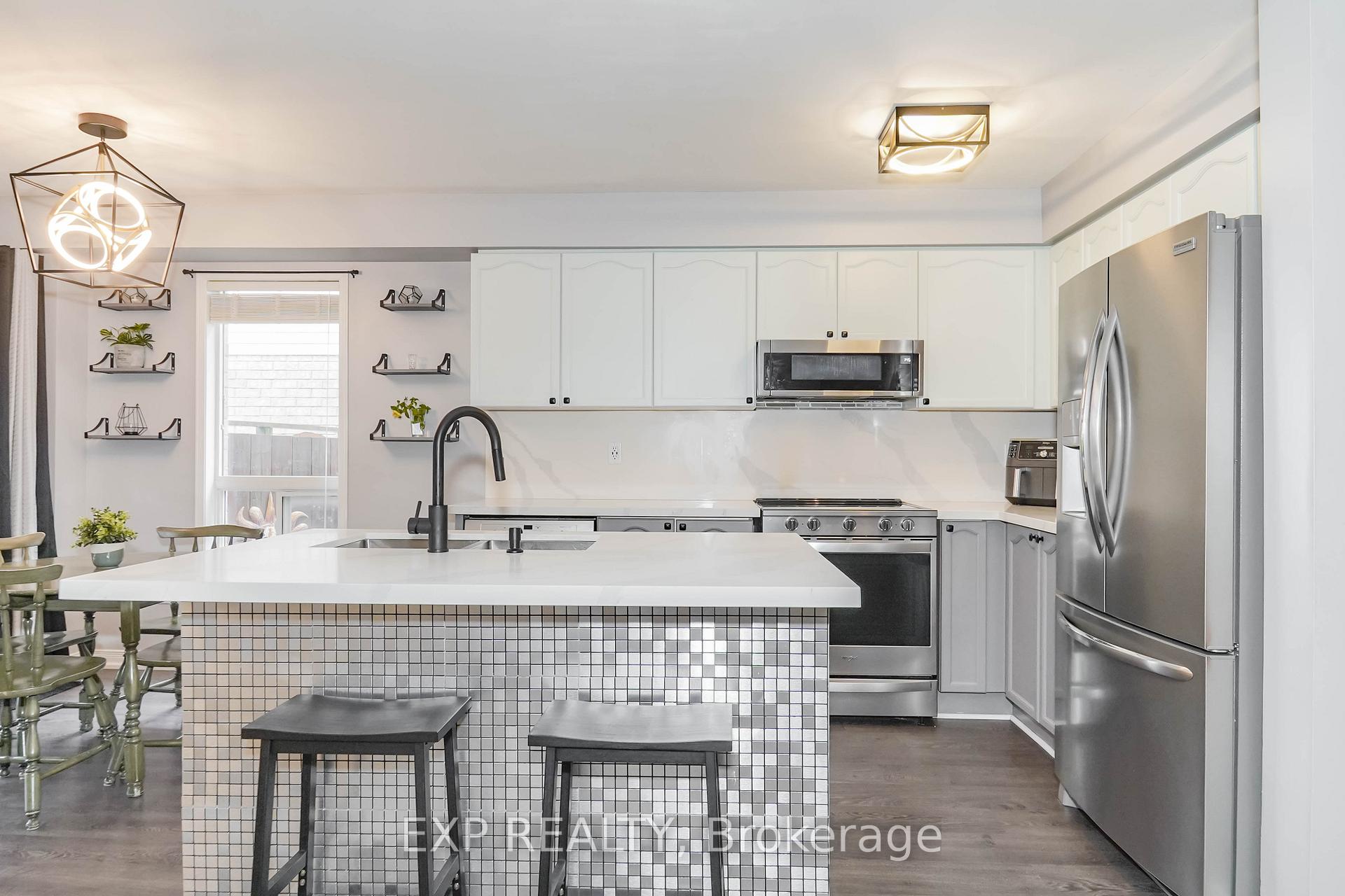 Photo 11 of 147 Lafayette Boulevard, Whitby, Williamsburg — HOMEH