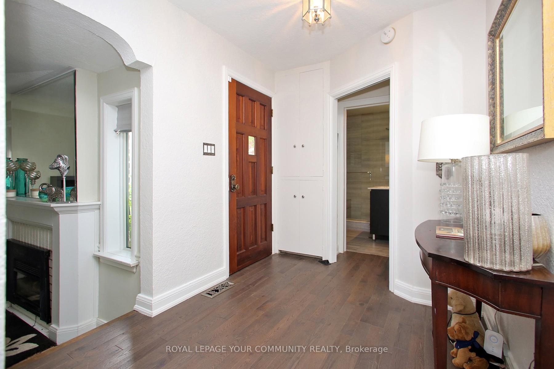 Photo 3 of 135 Gurnett Street, Aurora, Aurora Village — HOMEH