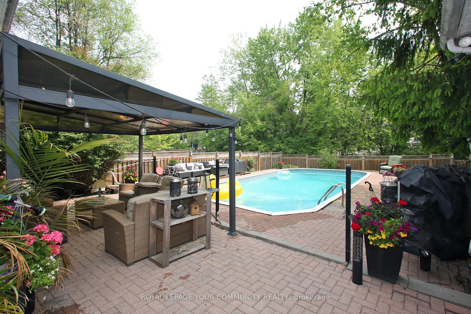 Photo 6 of 135 Gurnett Street, Aurora, Aurora Village — HOMEH