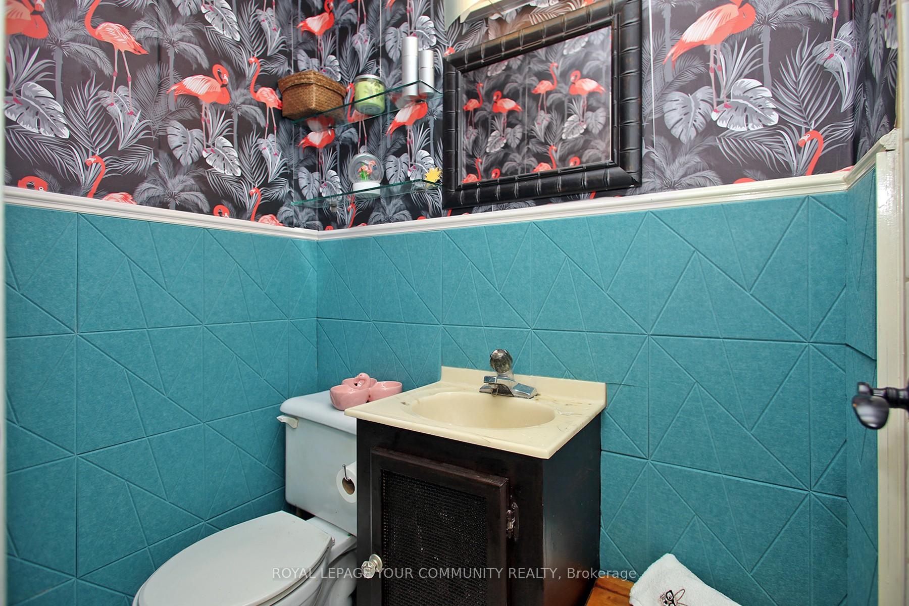 Photo 11 of 135 Gurnett Street, Aurora, Aurora Village — HOMEH