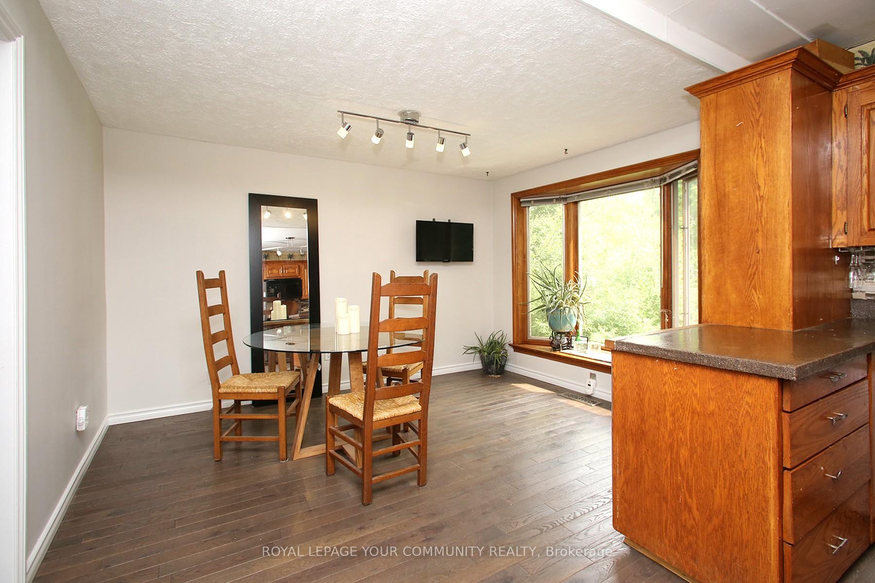 Photo 12 of 135 Gurnett Street, Aurora, Aurora Village — HOMEH