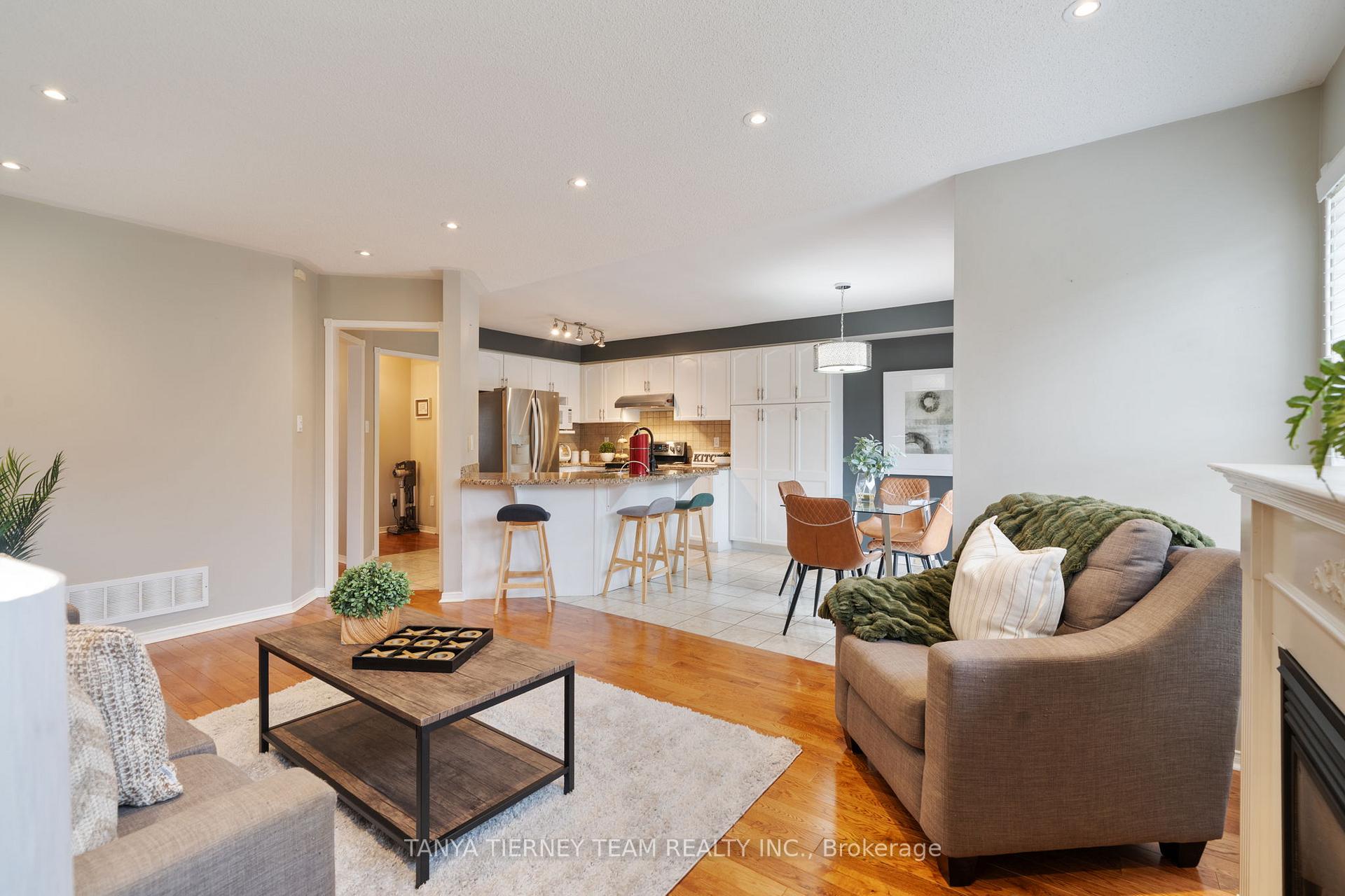 Photo 7 of 38 Wells Crescent, Whitby, Brooklin — HOMEH