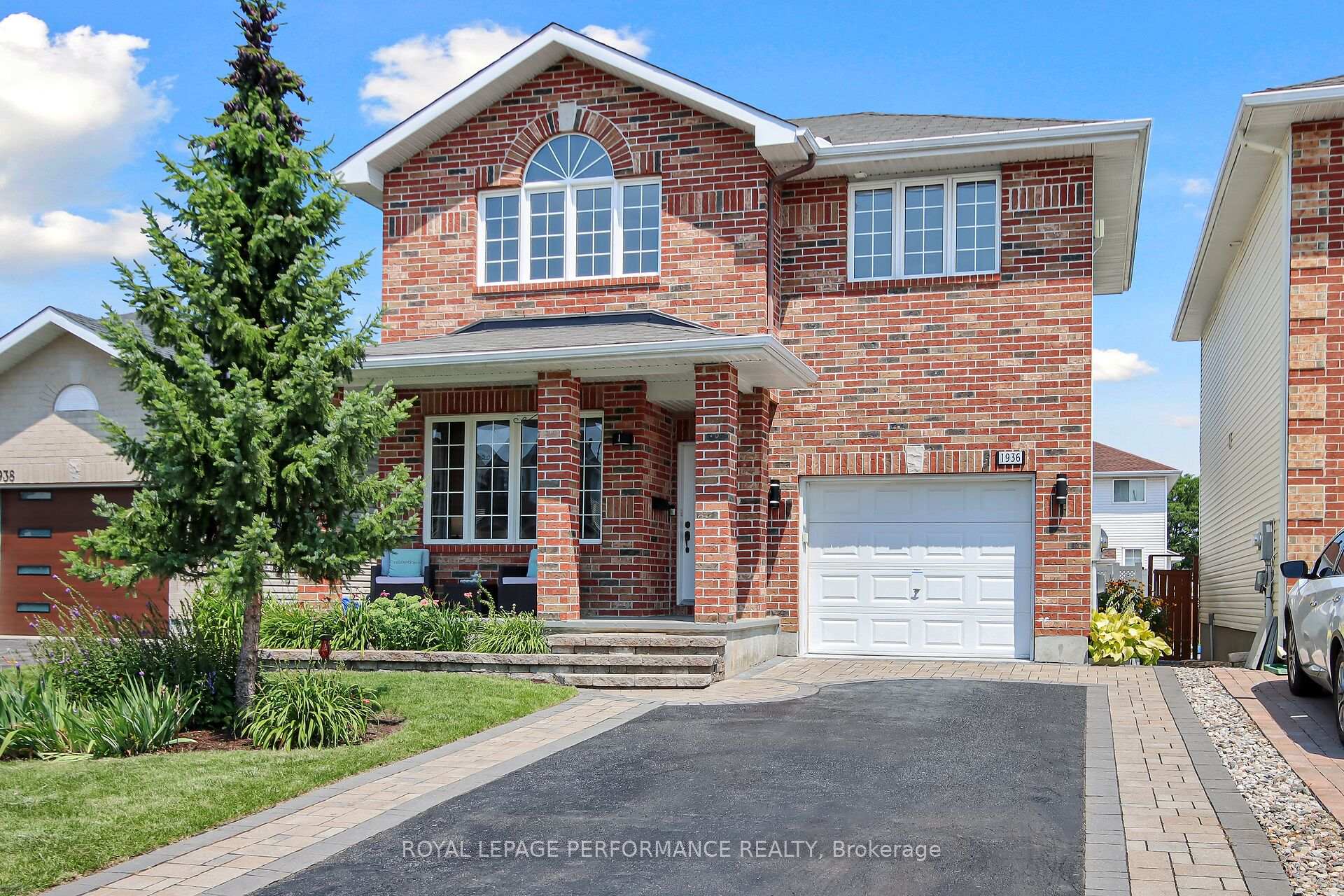 Photo 2 of 1936 Schroeder Crescent, Ottawa, Springridge/East Village — HOMEH