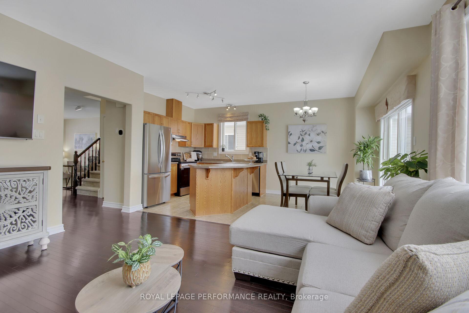 Photo 5 of 1936 Schroeder Crescent, Ottawa, Springridge/East Village — HOMEH