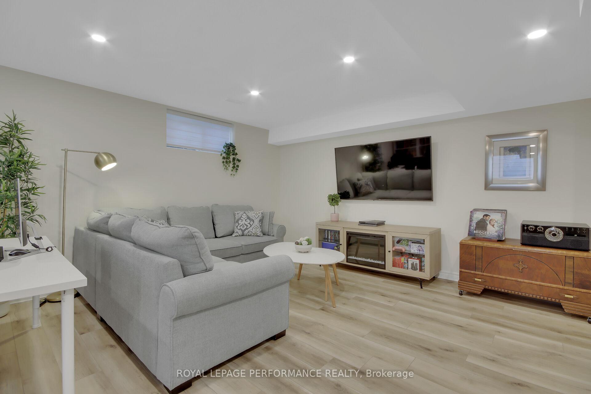Photo 27 of 1936 Schroeder Crescent, Ottawa, Springridge/East Village — HOMEH