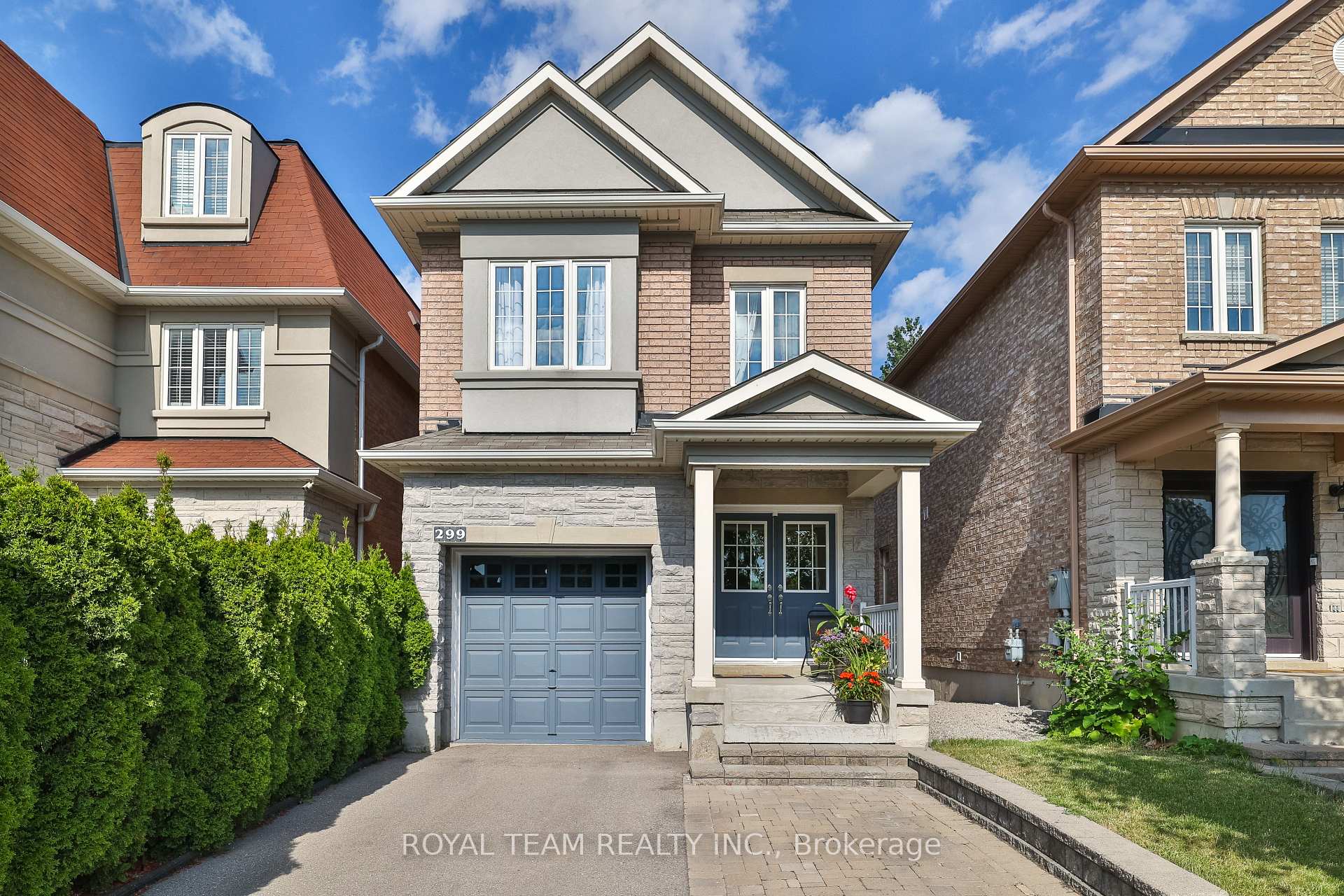 Photo 1 of 299 Bathurst Glen Drive W, Vaughan, Patterson — HOMEH