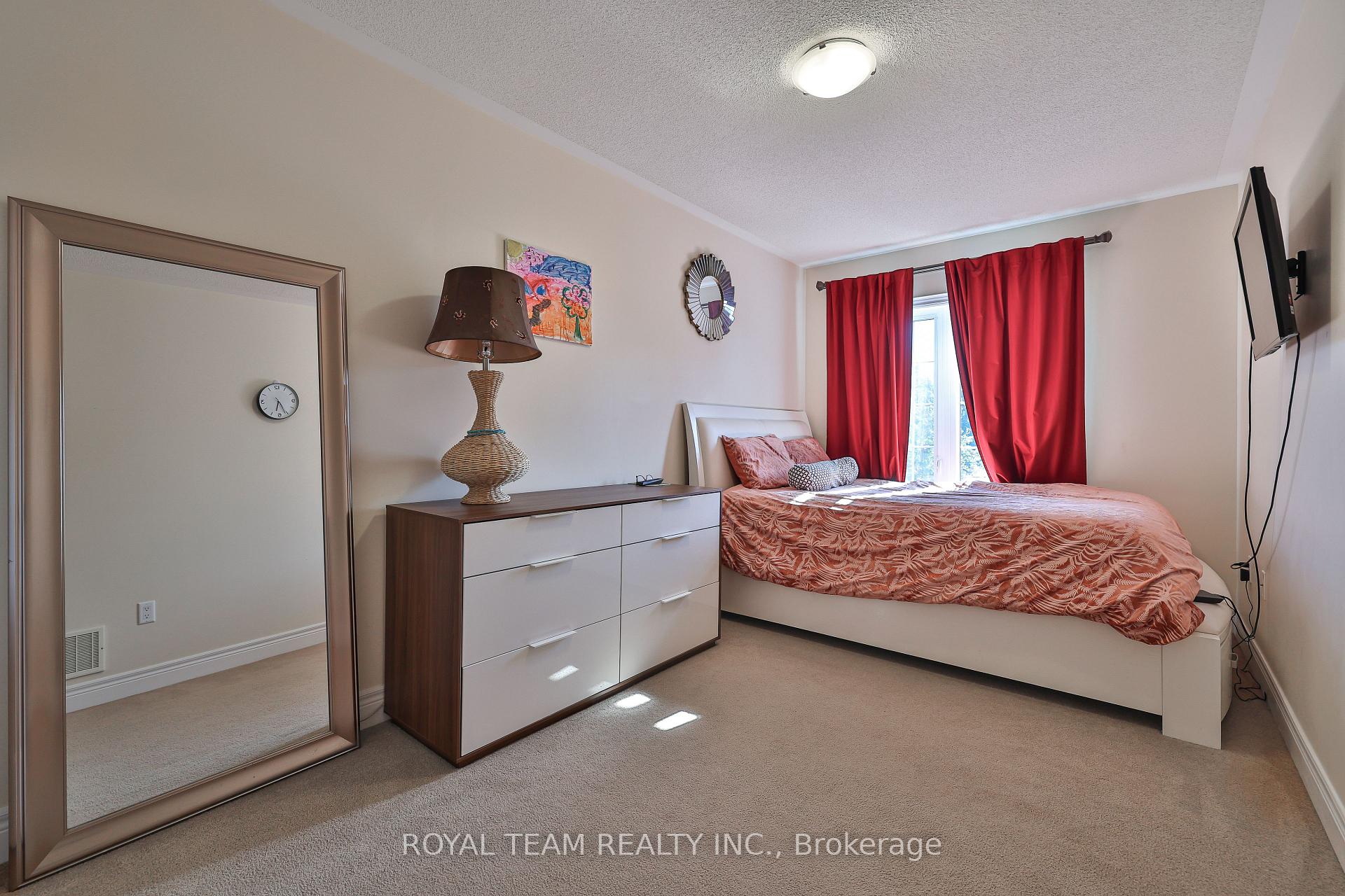 Photo 19 of 299 Bathurst Glen Drive W, Vaughan, Patterson — HOMEH