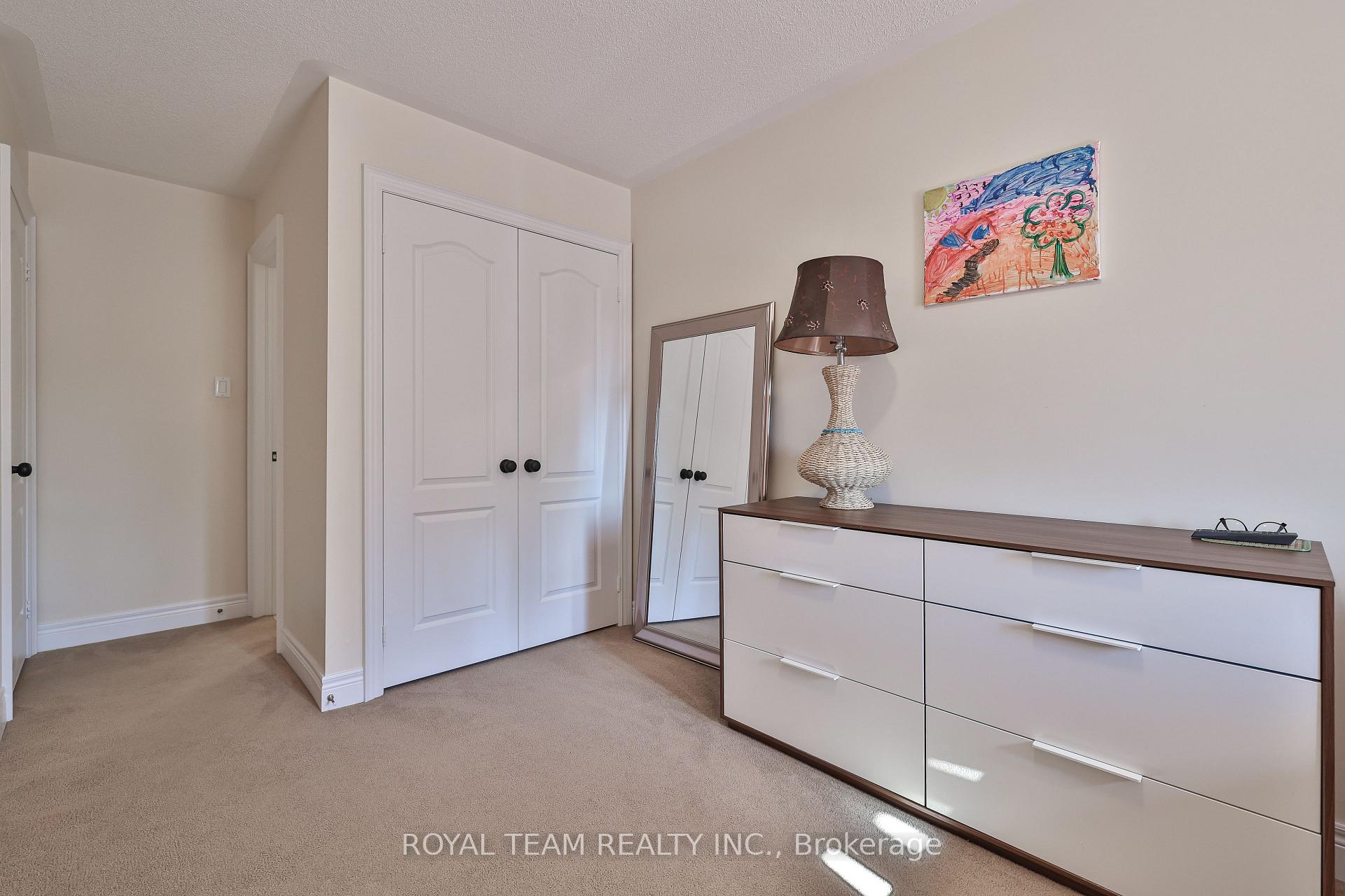 Photo 20 of 299 Bathurst Glen Drive W, Vaughan, Patterson — HOMEH