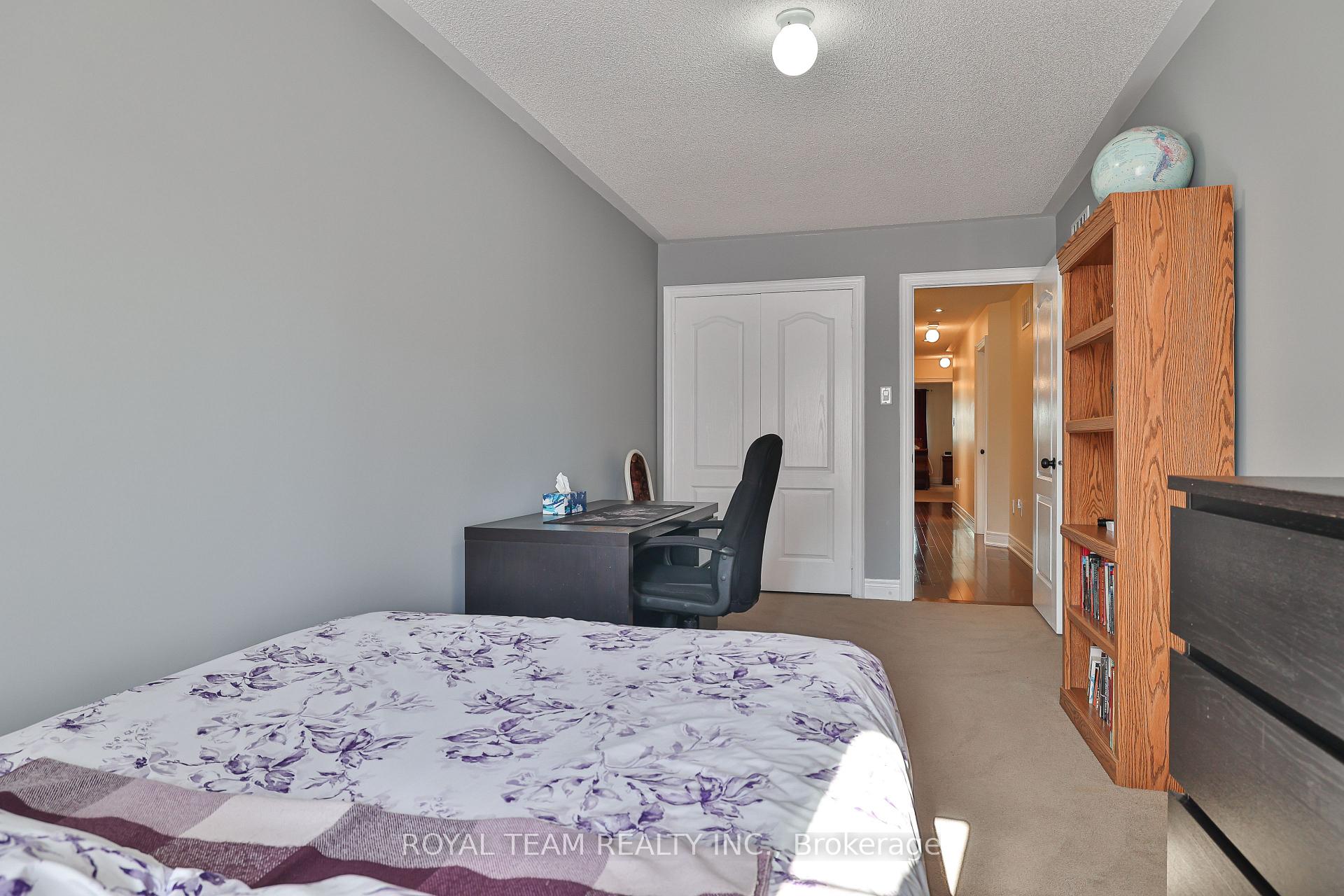 Photo 26 of 299 Bathurst Glen Drive W, Vaughan, Patterson — HOMEH