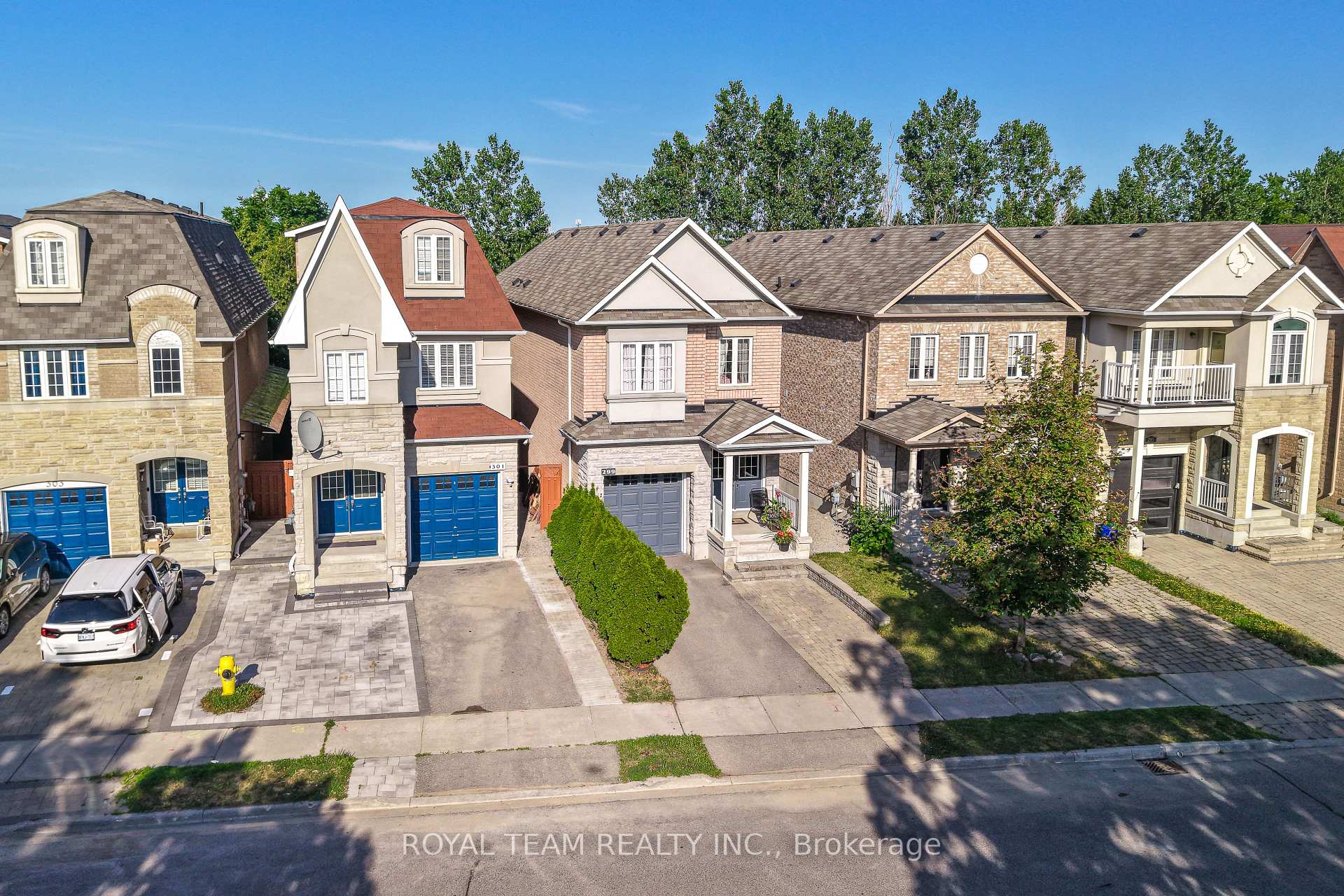 Photo 35 of 299 Bathurst Glen Drive W, Vaughan, Patterson — HOMEH