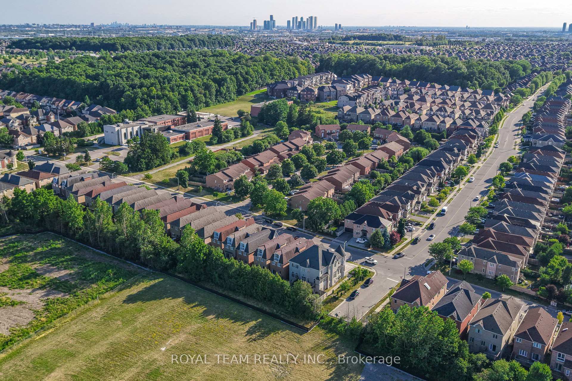 Photo 40 of 299 Bathurst Glen Drive W, Vaughan, Patterson — HOMEH