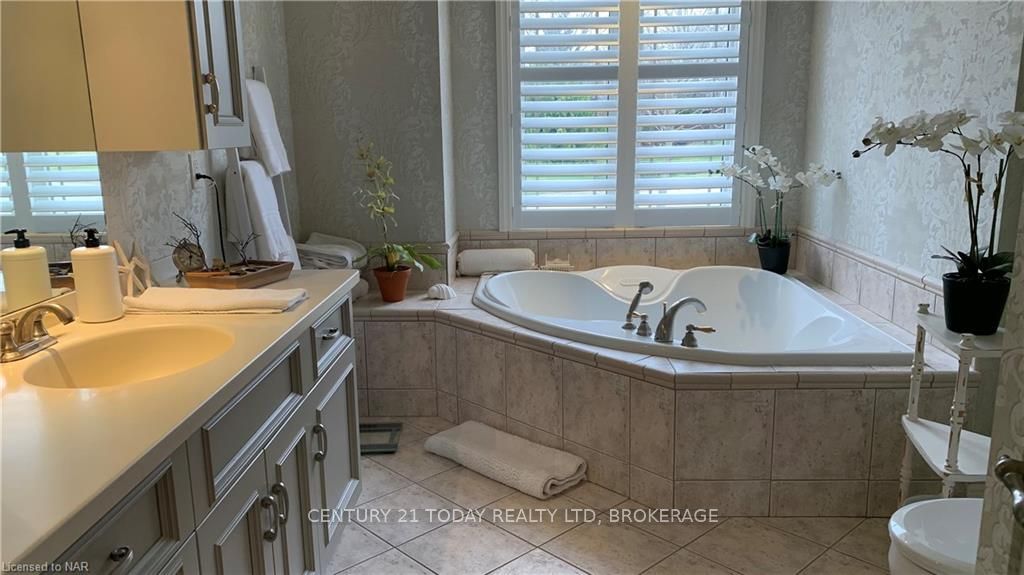 Photo 34 of 14 Adah Court, Welland, Prince Charles — HOMEH