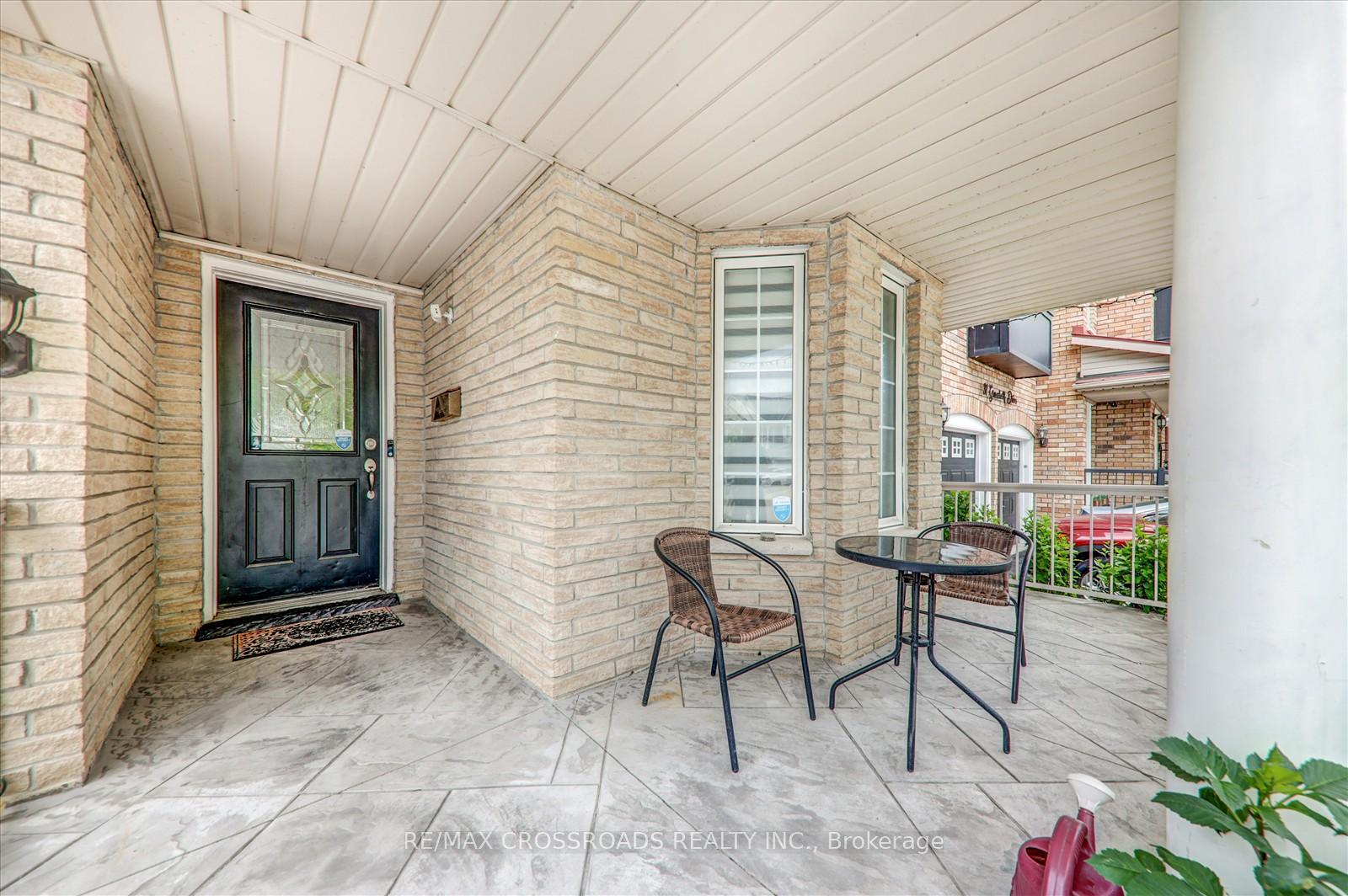 Photo 4 of 33 Greenhalf Drive, Ajax, South East — HOMEH