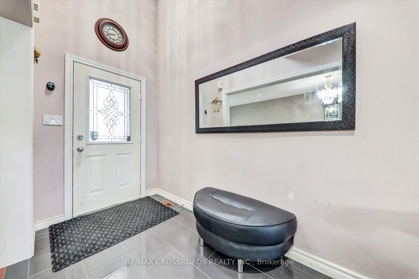 Photo 5 of 33 Greenhalf Drive, Ajax, South East — HOMEH