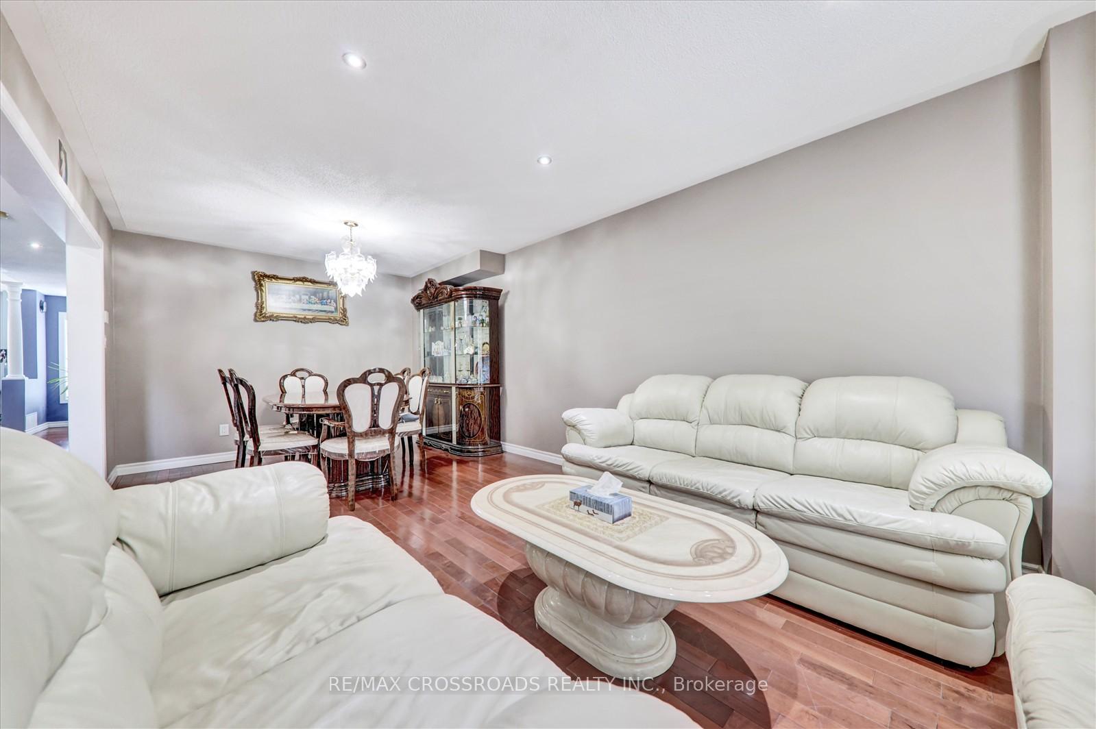 Photo 9 of 33 Greenhalf Drive, Ajax, South East — HOMEH
