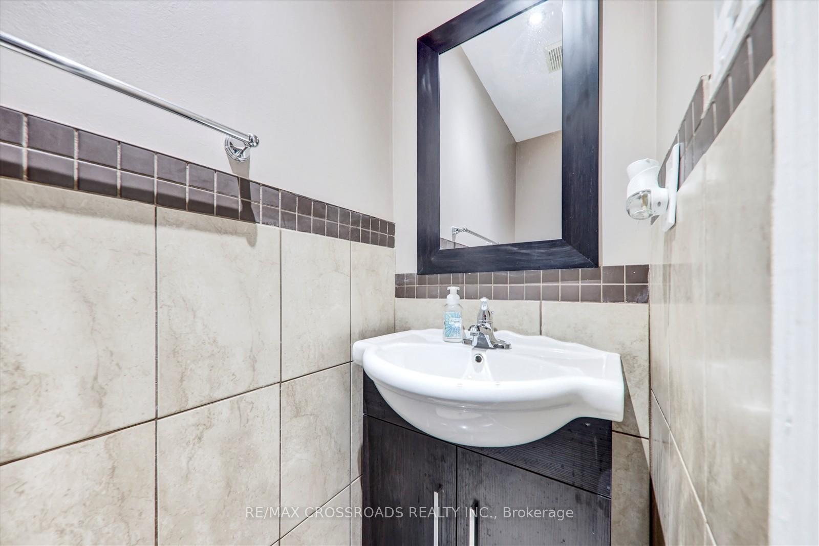 Photo 13 of 33 Greenhalf Drive, Ajax, South East — HOMEH