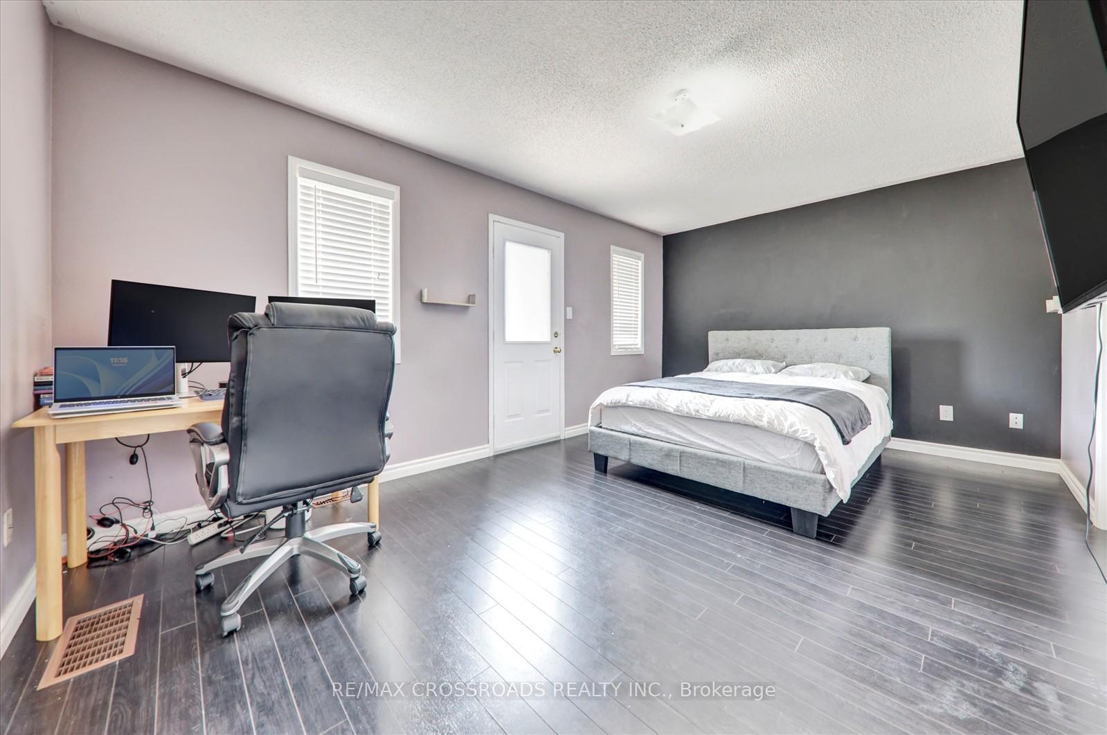 Photo 17 of 33 Greenhalf Drive, Ajax, South East — HOMEH