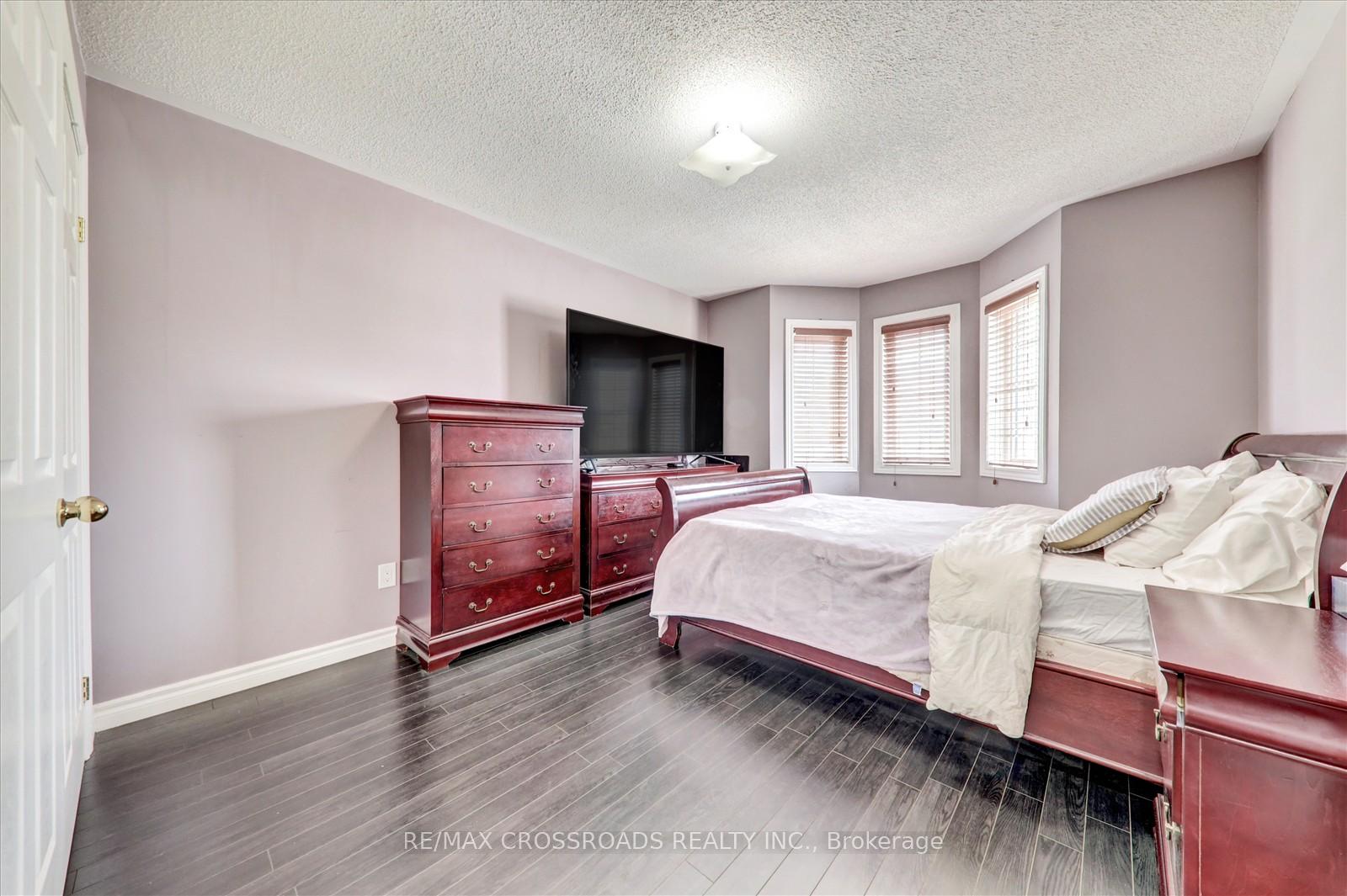 Photo 22 of 33 Greenhalf Drive, Ajax, South East — HOMEH