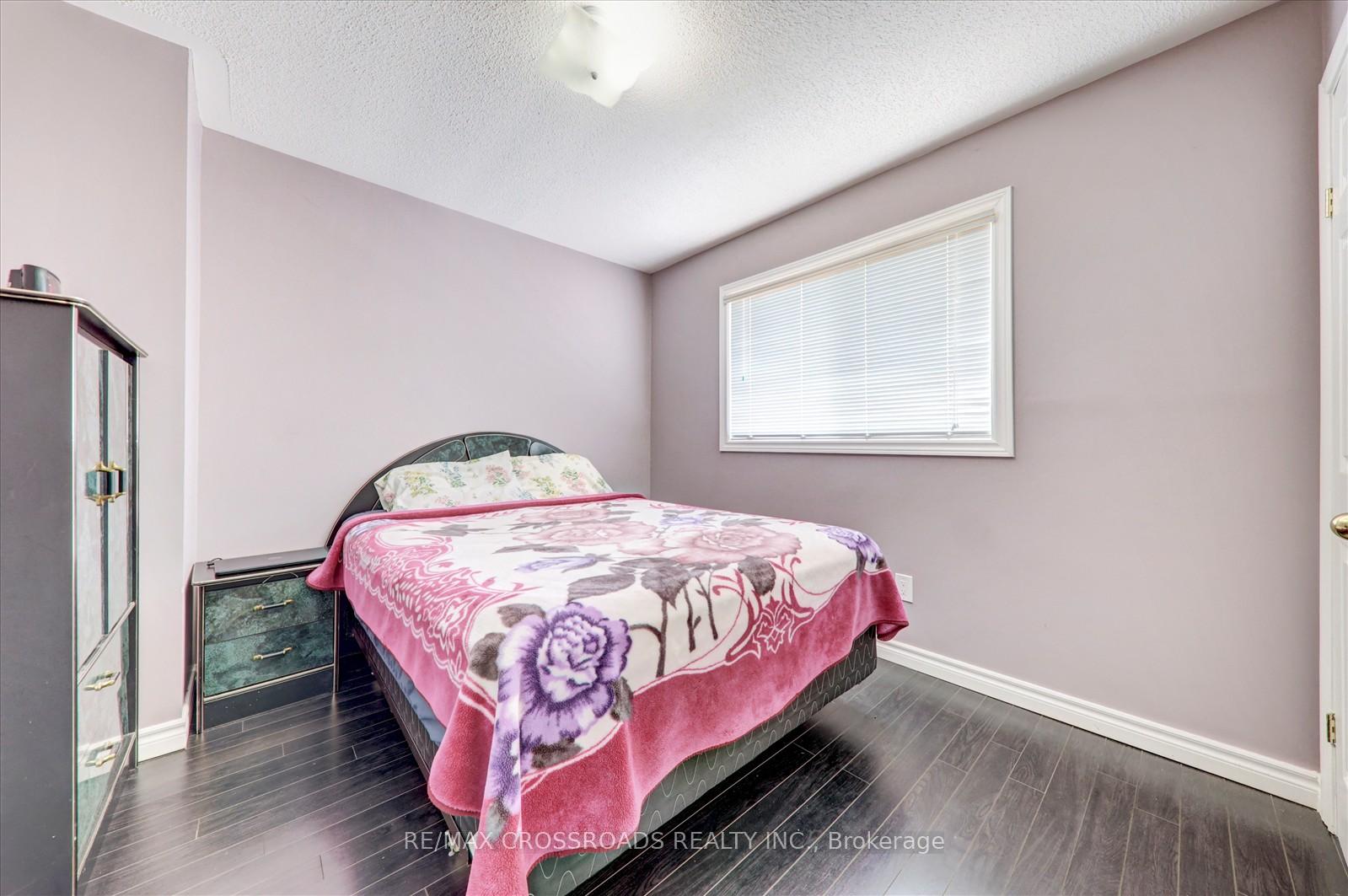 Photo 27 of 33 Greenhalf Drive, Ajax, South East — HOMEH